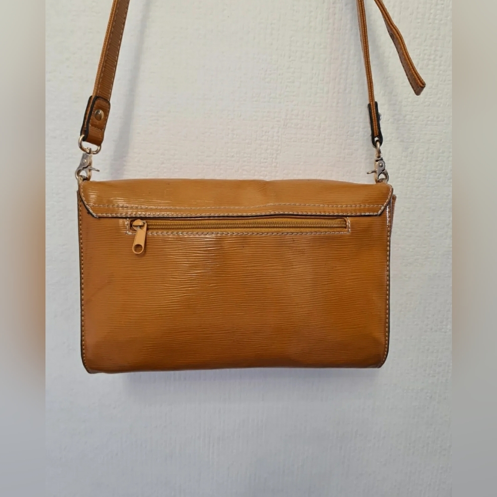 Jane Shilton light brown faux leather patent shoulder bag handbag long strap - Picture 6 of 8